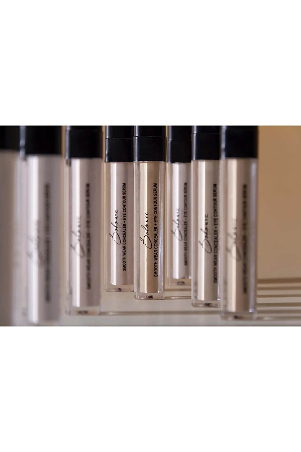 Serum + Concealer for Under-Eye Bruises and Bags 03