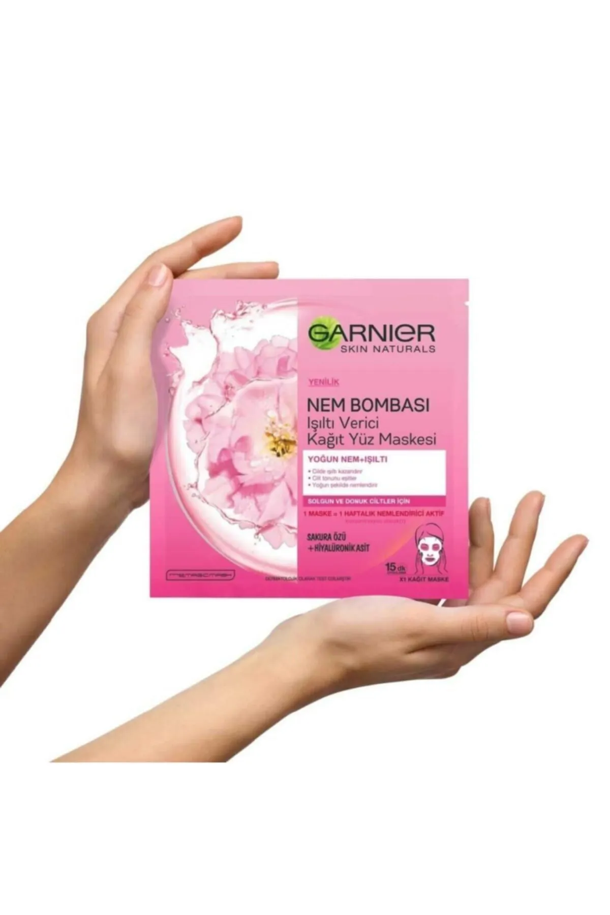 Garnier Moisture Bomb Natural Luminous Sakura Mask