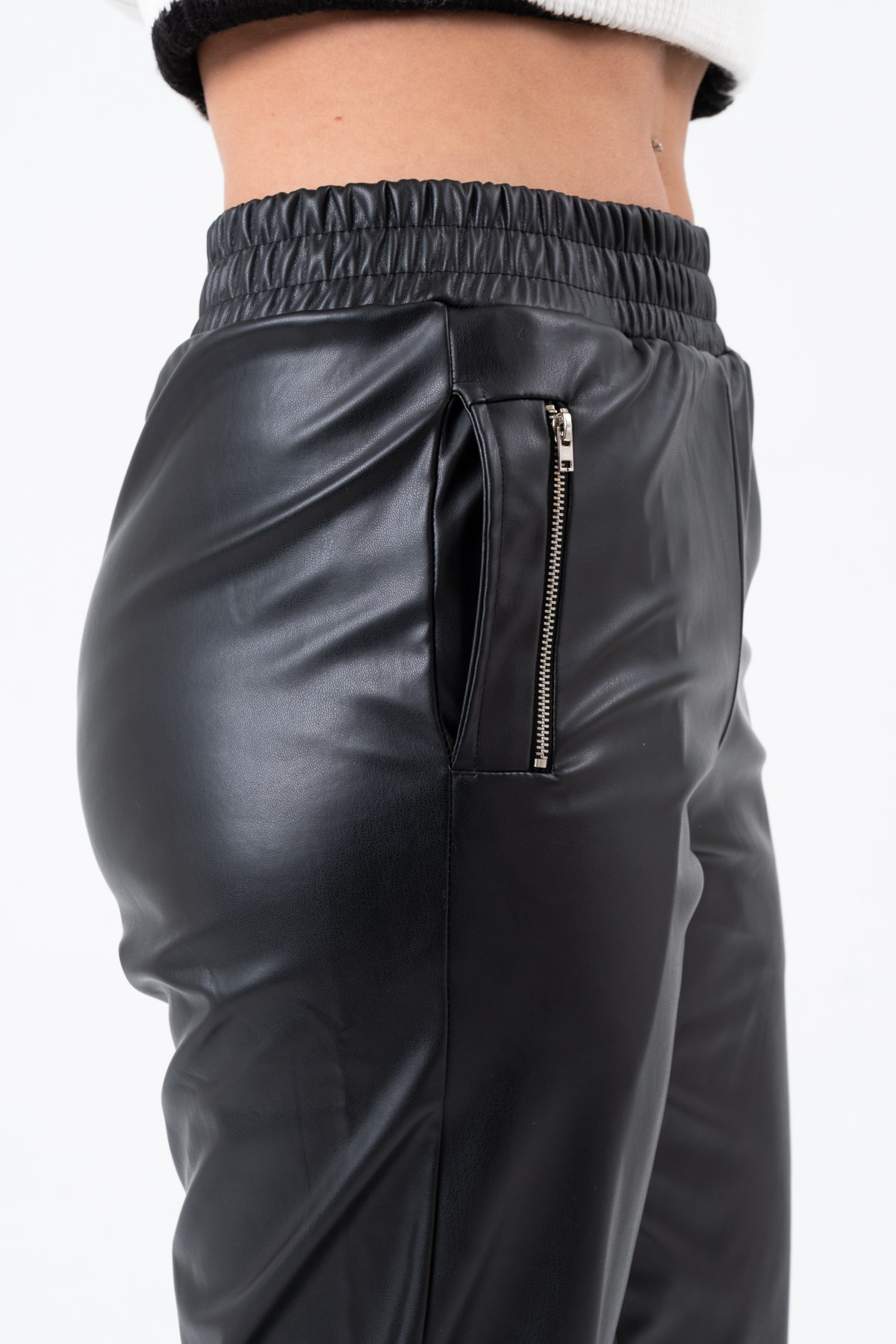 Women's Skinny Legs Leather Trousers