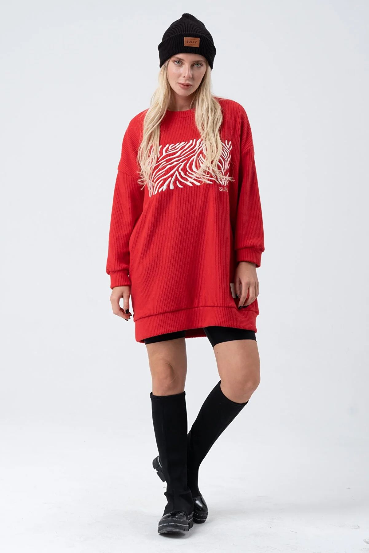 Women's Oversize Embroidered Front Crew Neck Sweatshirt