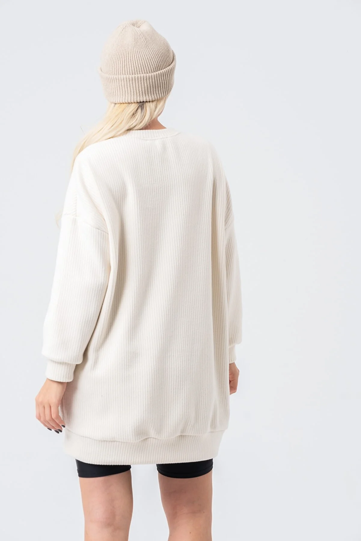 Women's Oversize Embroidered Front Crew Neck Sweatshirt