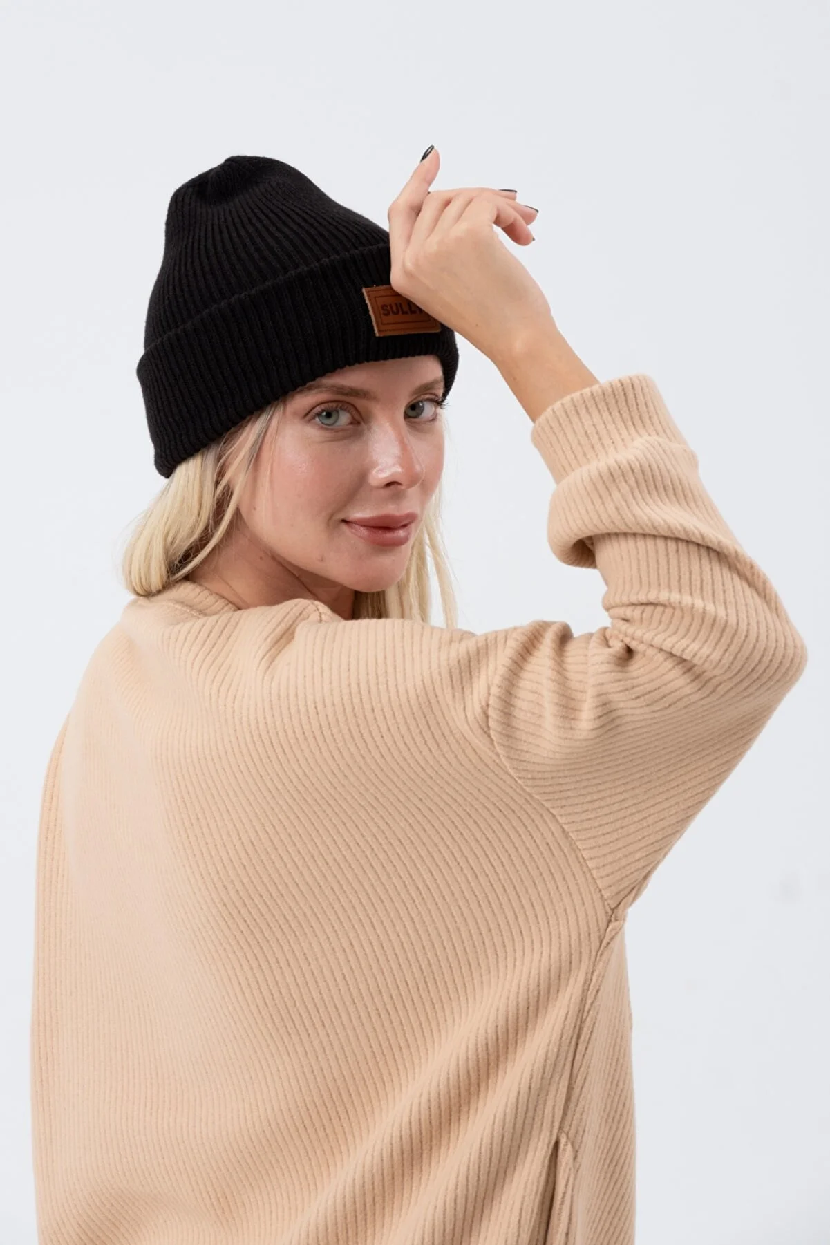 Women's Oversize Embroidered Front Crew Neck Sweatshirt