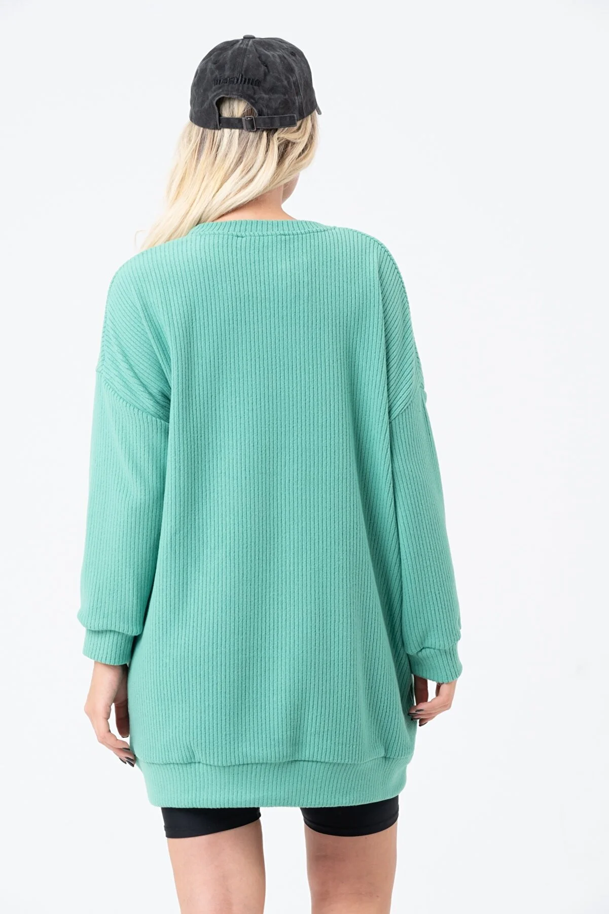 Women's Oversize Embroidered Front Crew Neck Sweatshirt