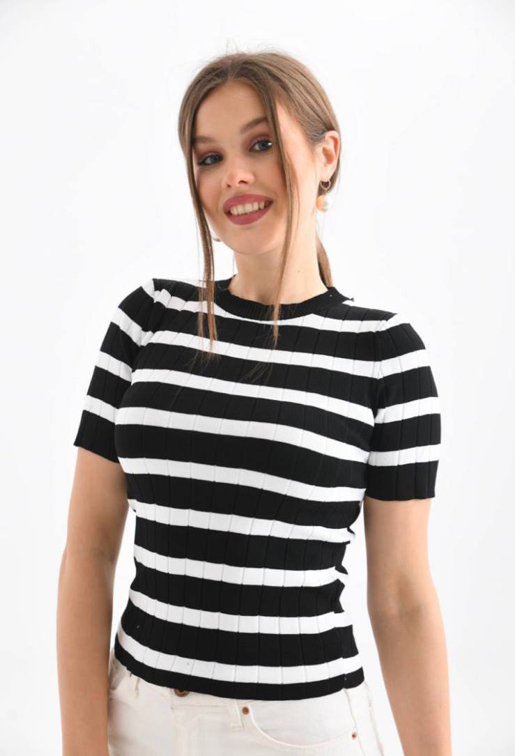Women's short sleeve t-shirts