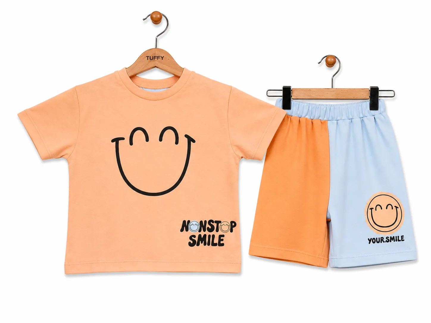 سێتی جلوبەرگی منداڵان لە توفی – تیشێرت و شۆرتی دیزاینی Smile – پەمۆیی قۆڵ کورت – پرتەقاڵی کاڵ و شینی کاڵ