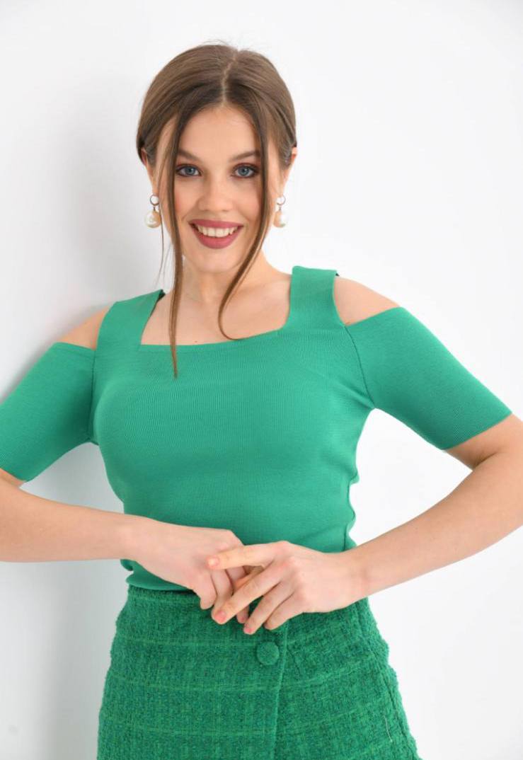 Women's T-Shirt cut out sholder