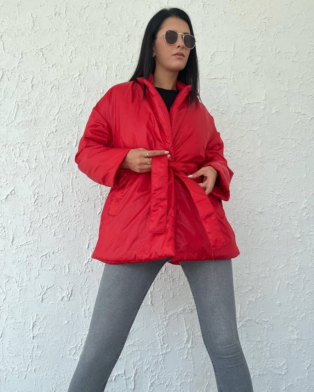 Women's coat with belt and pocket
