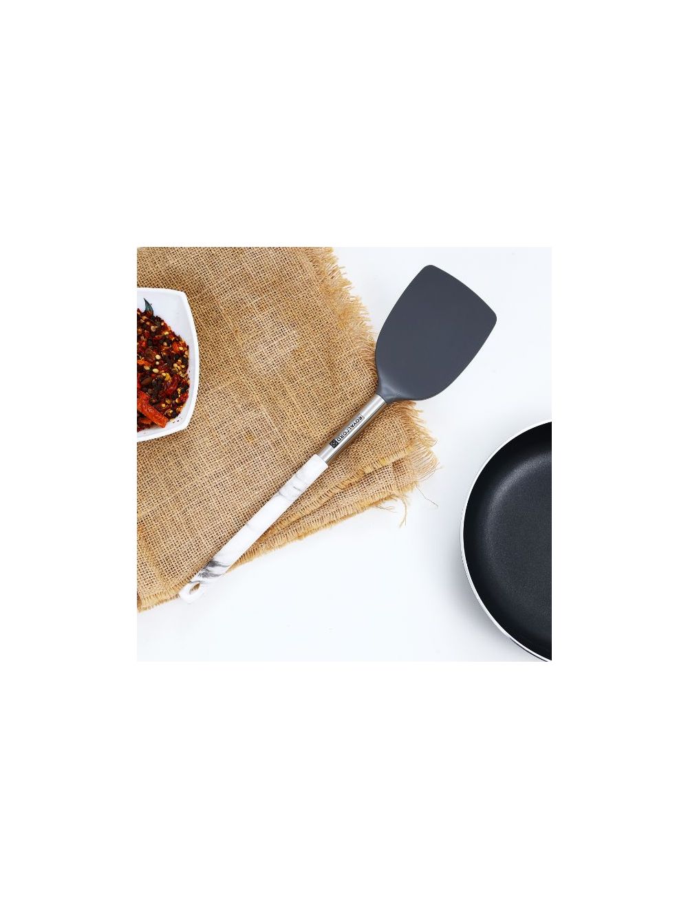 دیزاینی مەڕمەڕی ڕۆیاڵفۆرد نایلۆن تۆرنەر