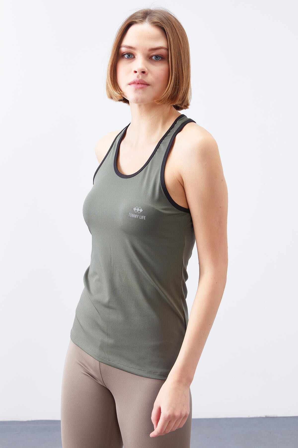 Tommy  life Women's Sports Undershirt