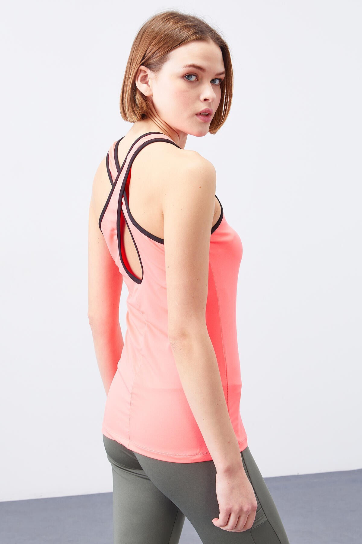 Tommy  life Women's Sports Undershirt