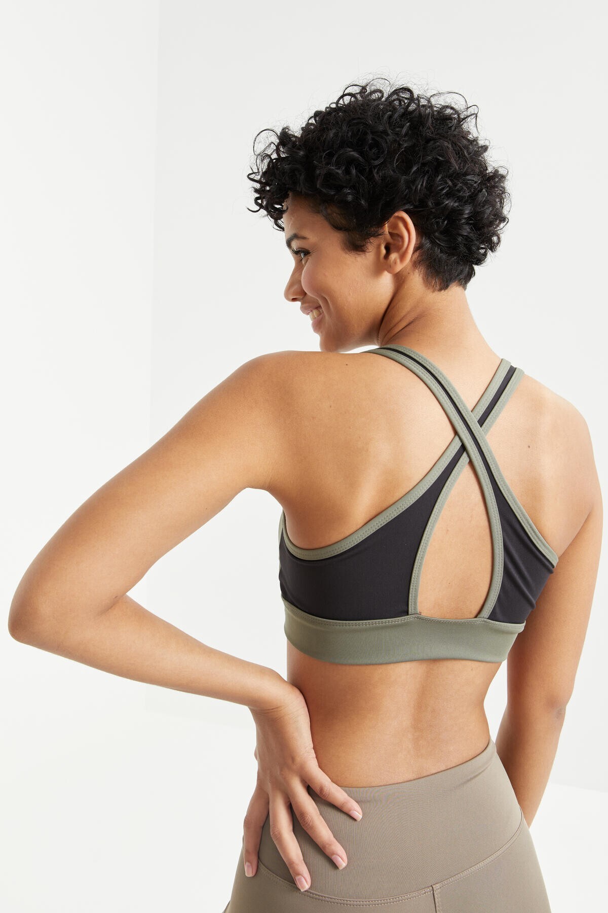 Women's Mid Crossback Pride Sports Bra