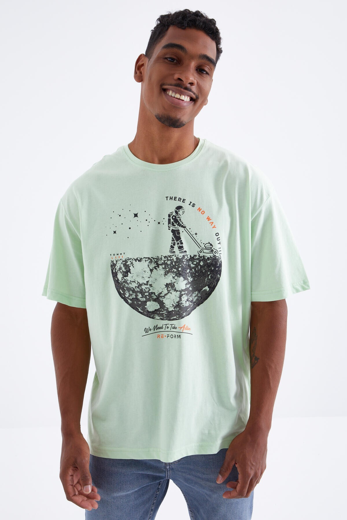 Tommy Life Men's Oversized T-Shirt