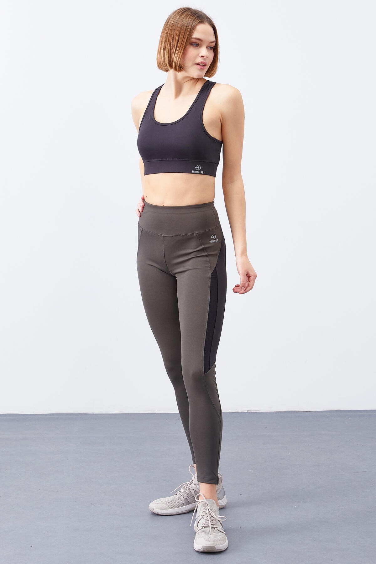 Women's Sports Bustier with Back Detailed Slim Fit U-Neck