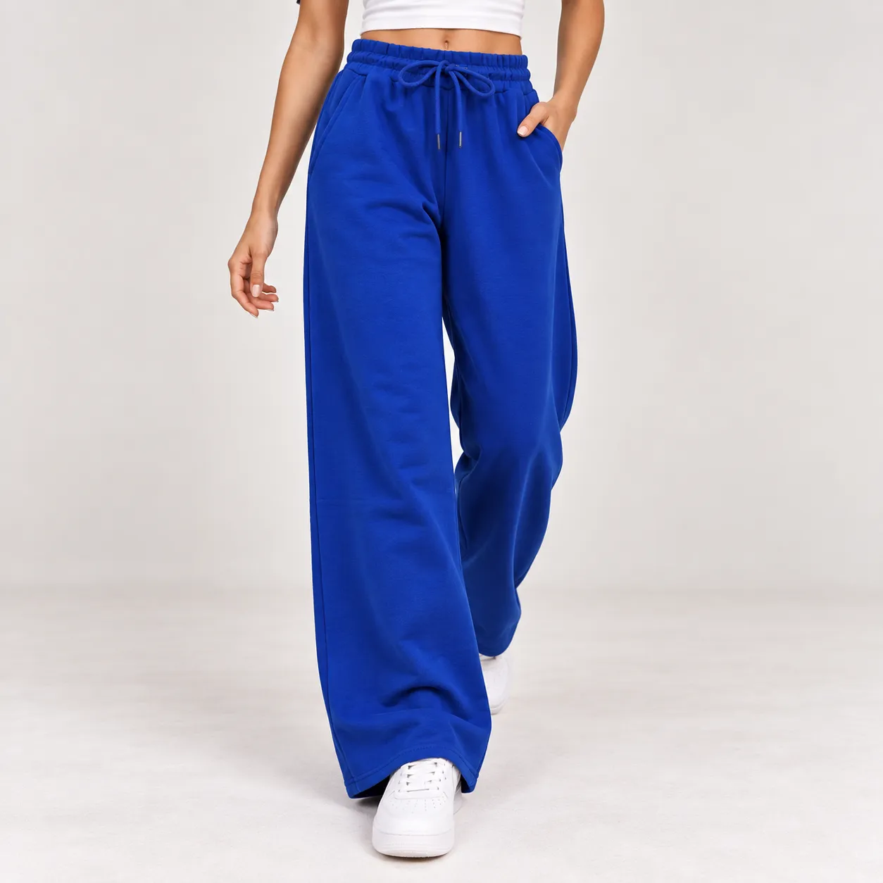 Women's wide trousers color option