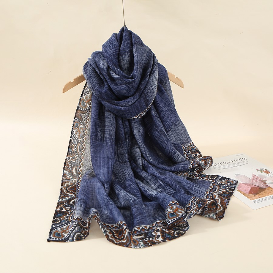 Woman's Viscose Scarf