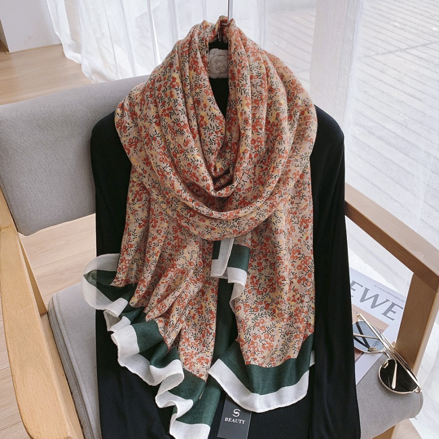Woman's Viscose Scarf