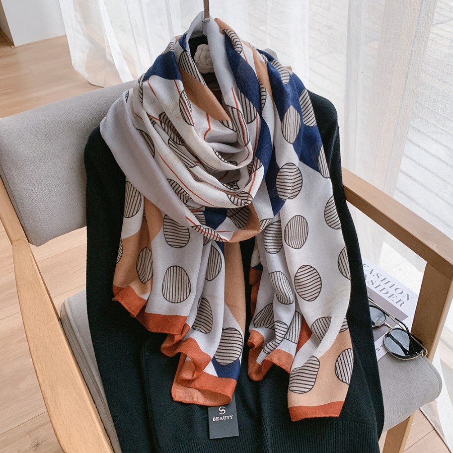 Woman's Viscose Scarf
