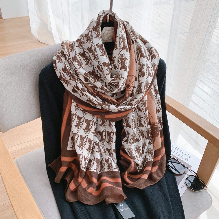 Woman's Viscose Scarf