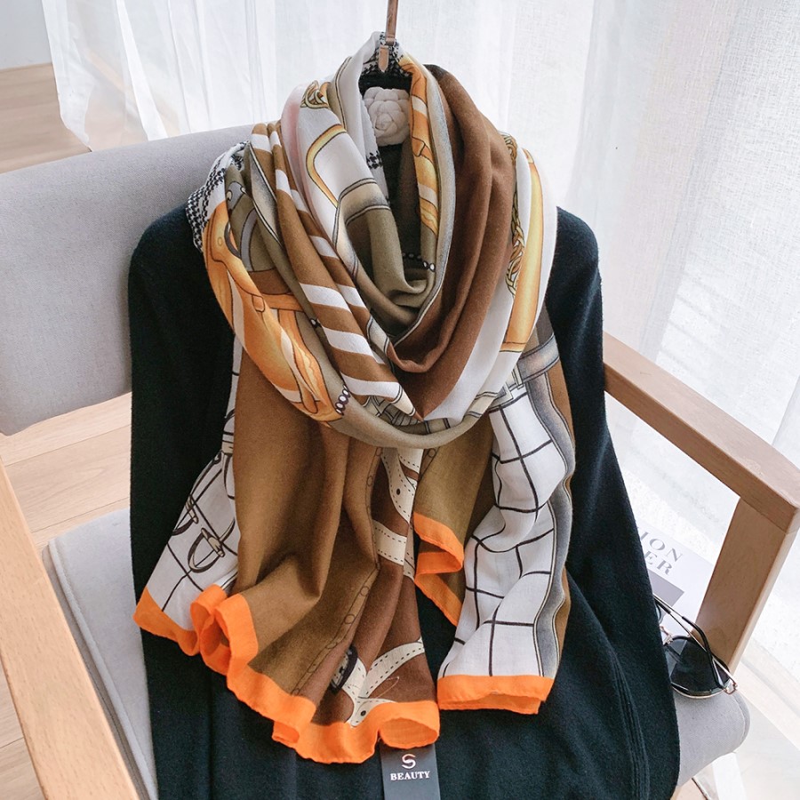 Woman's Viscose Scarf
