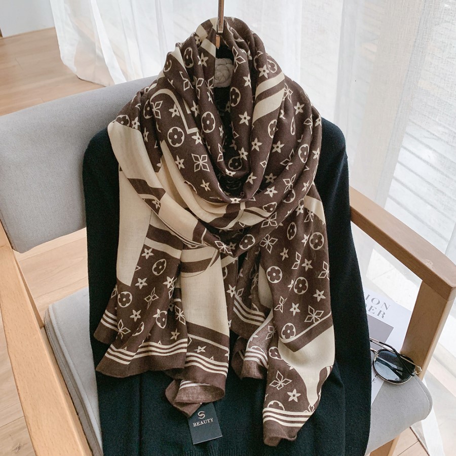Woman's Viscose Scarf