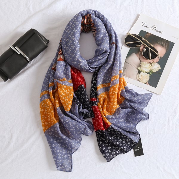 Woman's Viscose Scarf