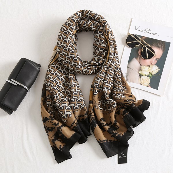 Woman's Viscose Scarf