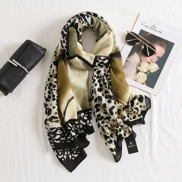 Woman's Viscose Scarf