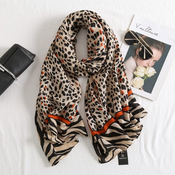 Woman's Viscose Scarf