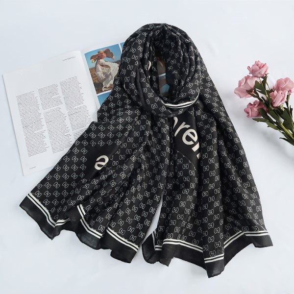Woman's Viscose Scarf