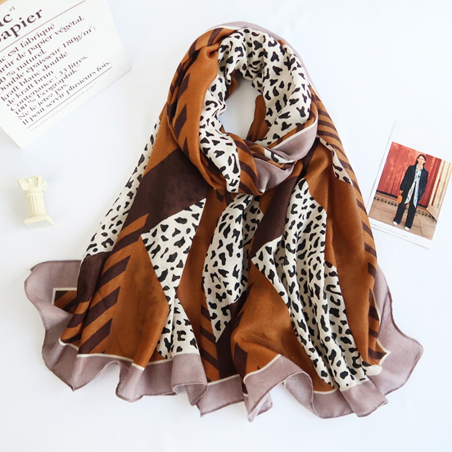 Woman's Viscose Scarf