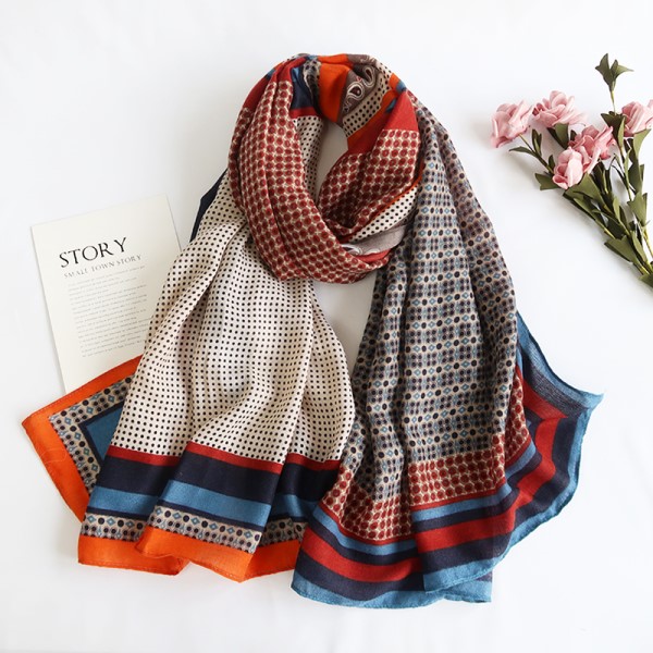Woman's Viscose Scarf