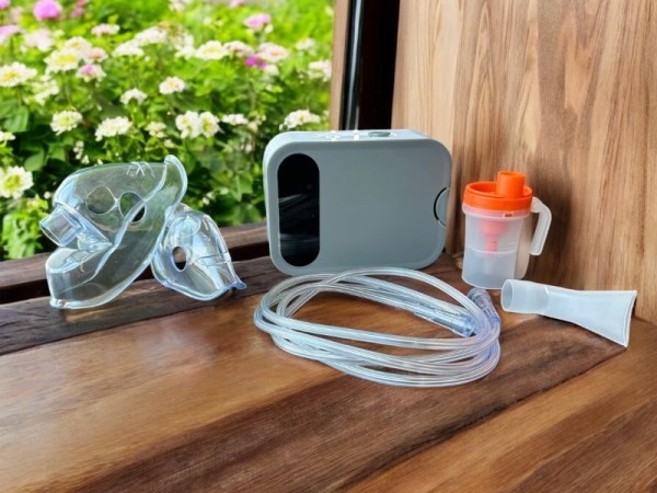 Mini Portable Low Noise DC Nebulizer Cdc-300S