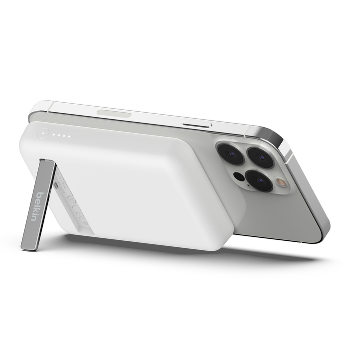 Belkin BoostCharge Magnetic Wireless Power Bank 5K + Stand for  iPhone 15/14/13/12
