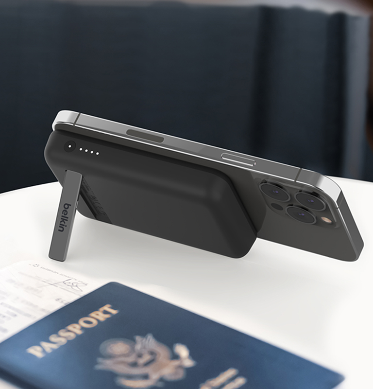 Belkin BoostCharge Magnetic Wireless Power Bank 5K + Stand for  iPhone 15/14/13/12