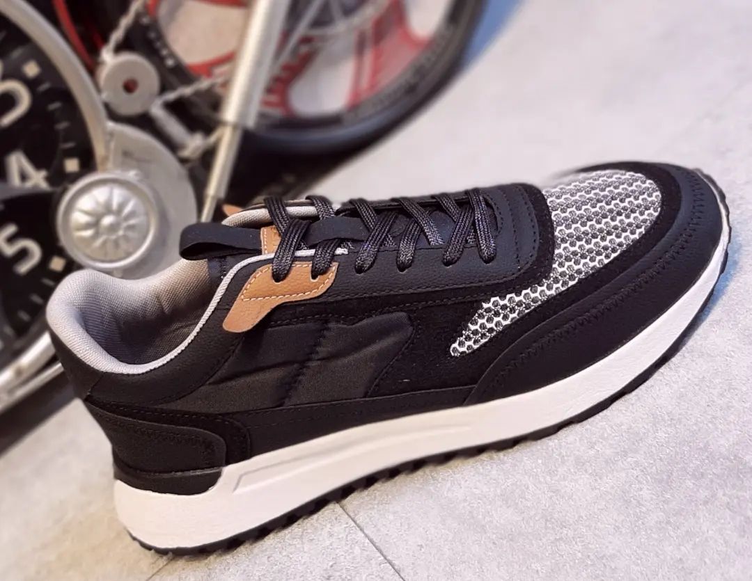 Men’s sneakers