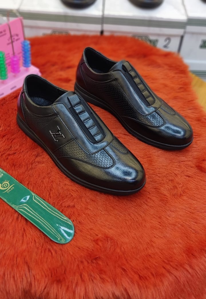 Louis Vuitton Men's Sneaker