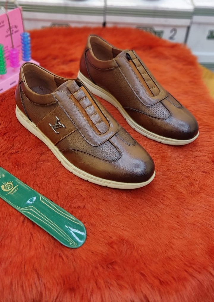 Louis Vuitton Men's Sneaker