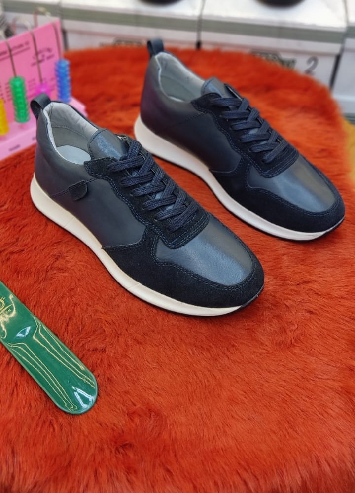 Men’s sneakers