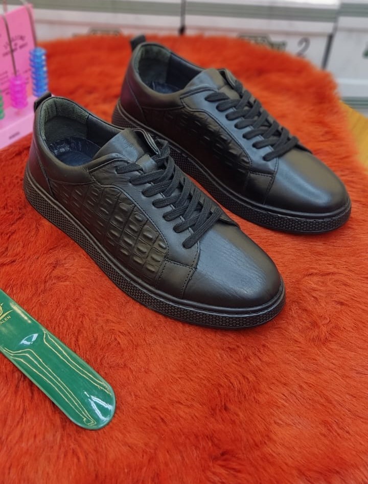 Men's Genuine Leather Casual Sneakers