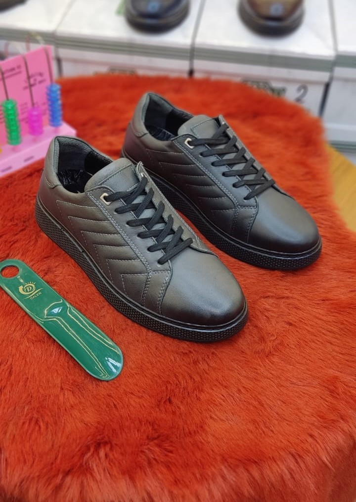 Men's Genuine Leather Casual Sneakers