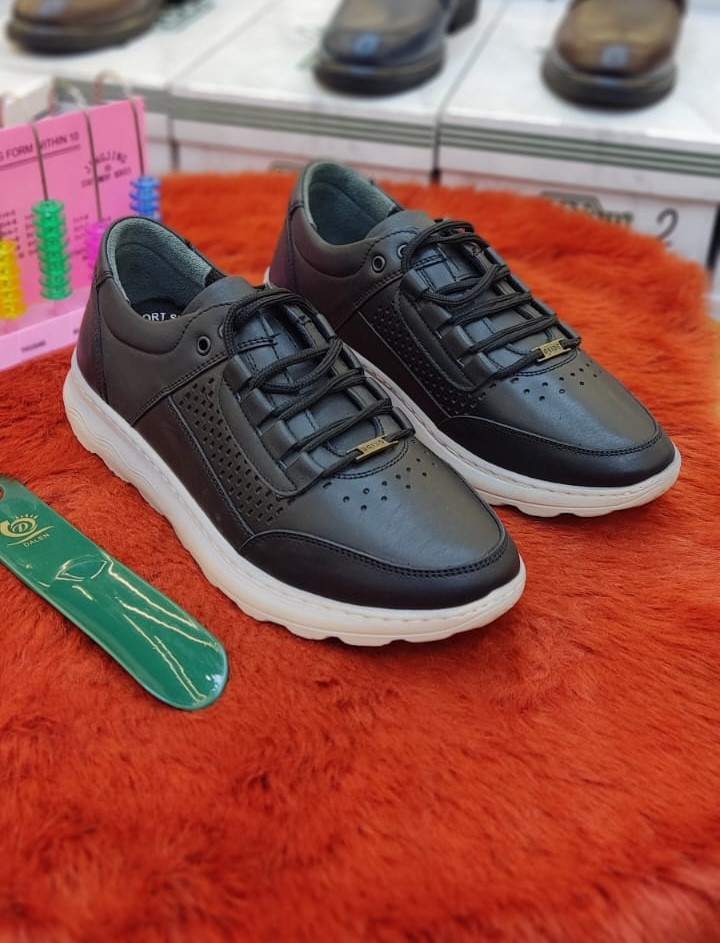 Men’s sneakers