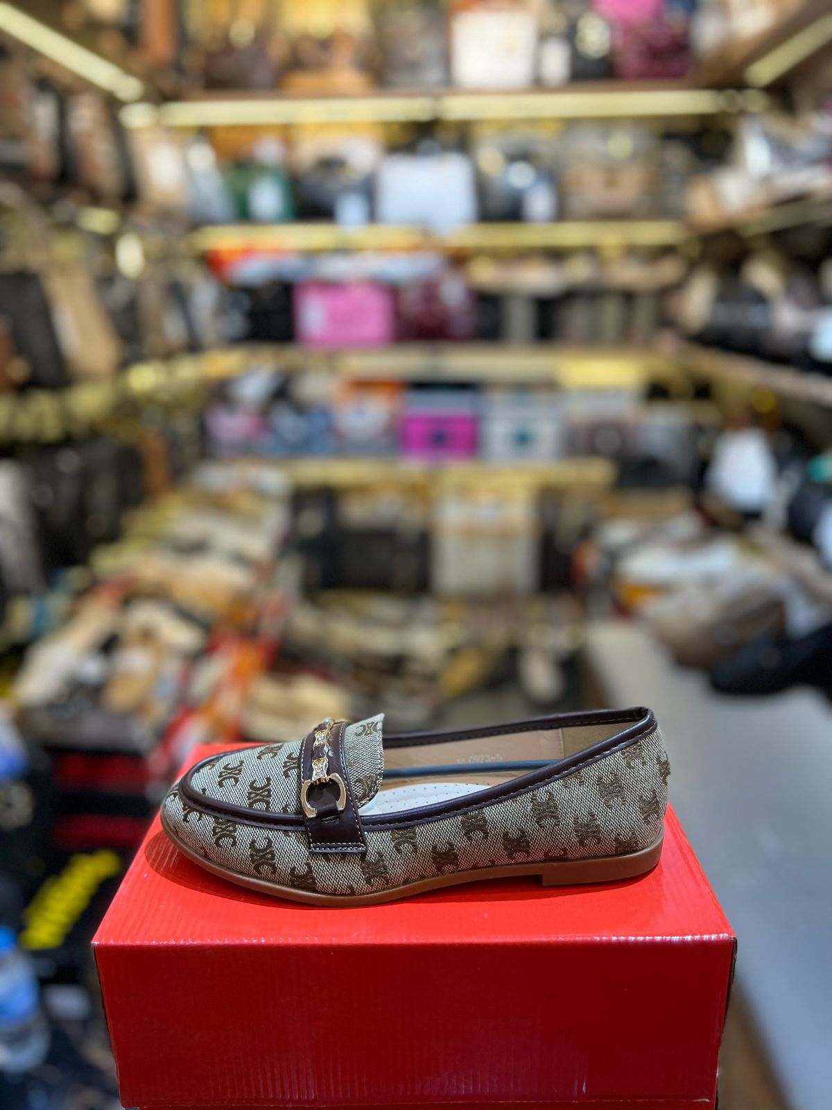Women's shoes