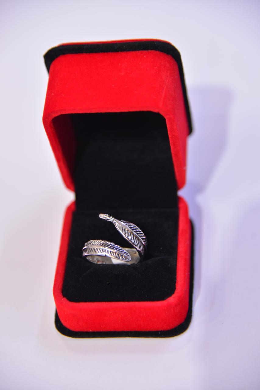 Dainty Leaf Silver Thumb Ring