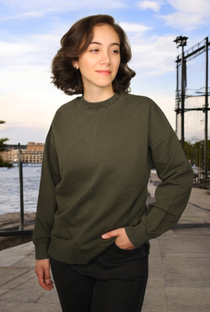 Women's Sweatshirt With Print On The Neck