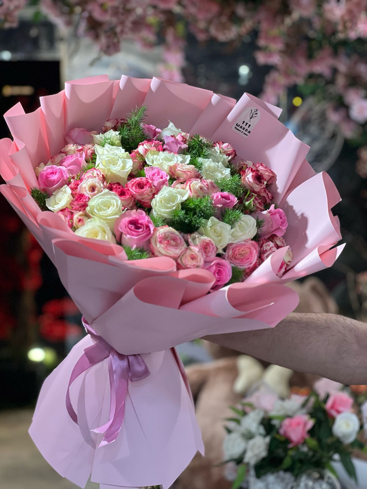 Pink and white Roses Bouquet