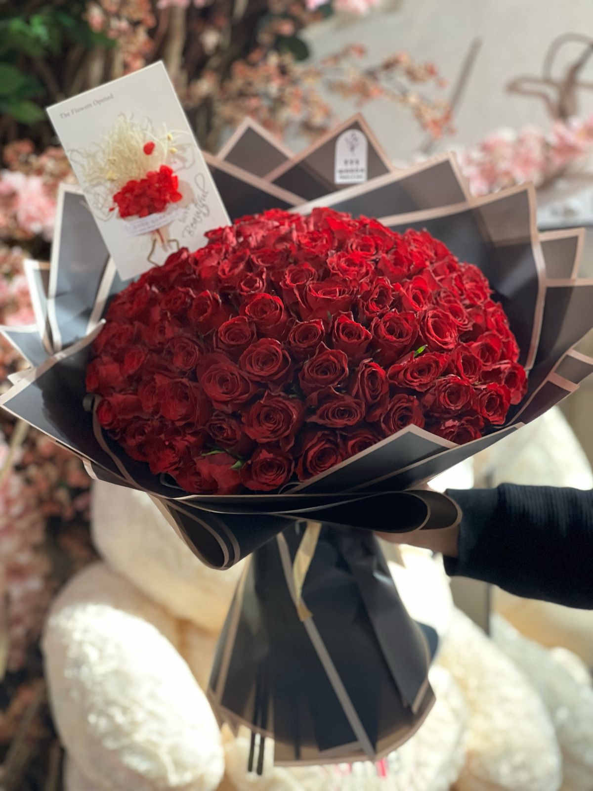 Red Roses Bouquet (Bunch of 100 Roses)