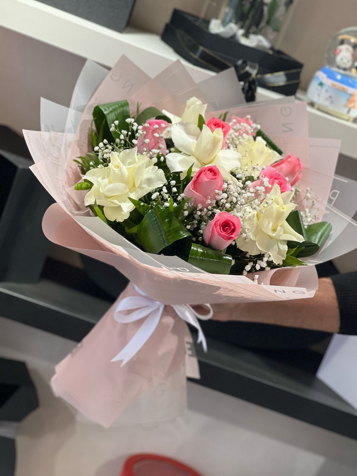 Pink and white Roses Bouquet (Bunch of 20 Roses)