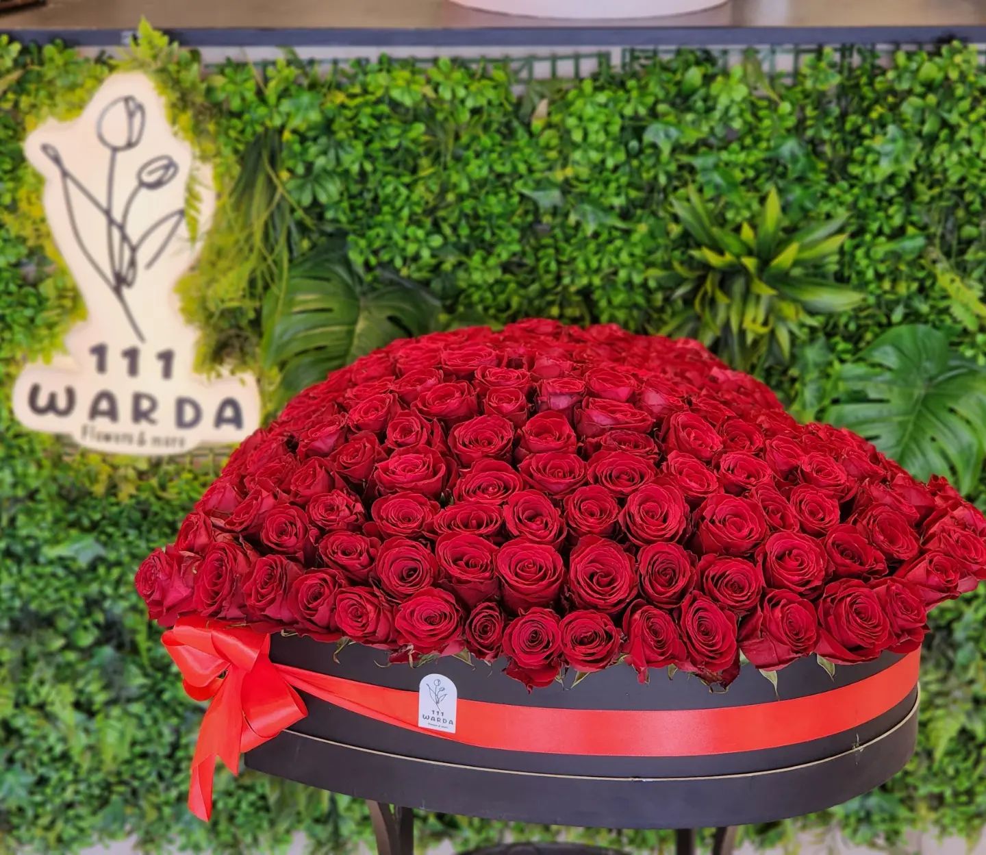 Heart Shape Rose Box (Bunch of 300 Roses)