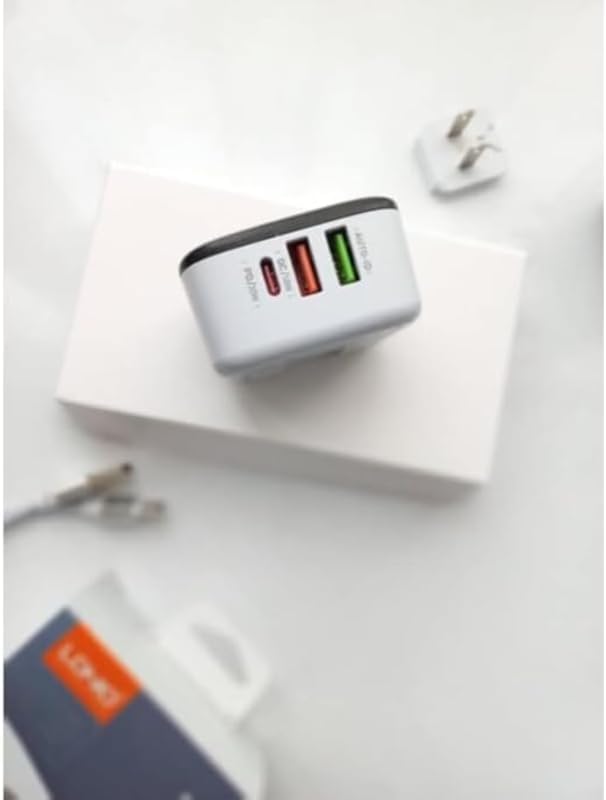 LDNIO A3513Q Super Fast Wall Charger With Dual USB/Type C Ports And Lightning Cable 32W