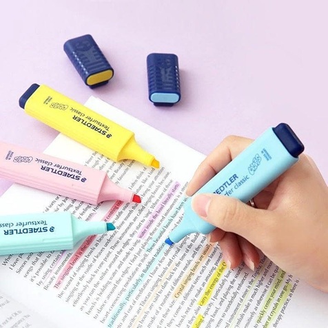 Textsurfer Classic Highlighter in Pastel Colors - Pack of 4
